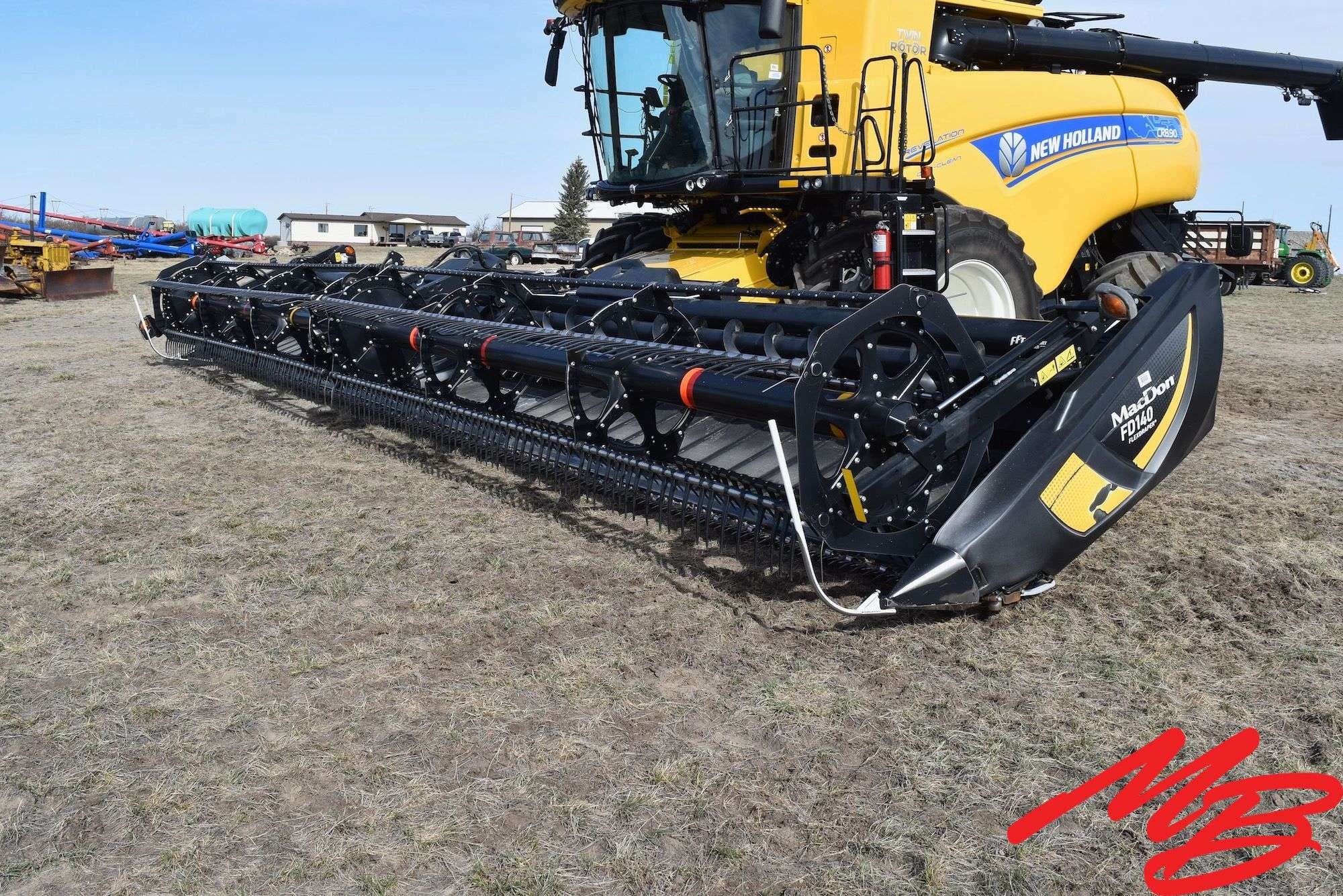 2018 MacDon FD140 Equipment Image0