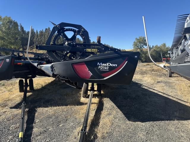 Image of MacDon FD140 equipment image 4