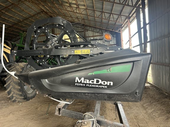 2018 MacDon FD75-35 Equipment Image0