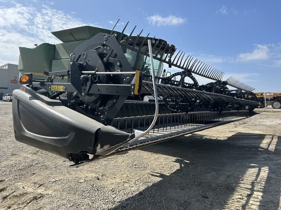 Image of MacDon FD75-35 equipment image 3