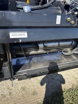 Image of MacDon FD75 equipment image 3
