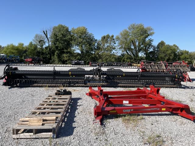 Image of MacDon FD75 equipment image 1