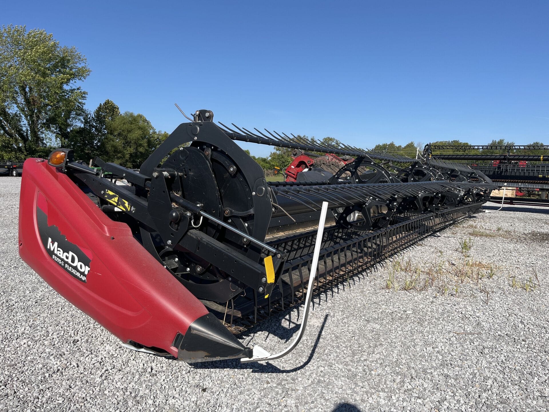 2018 MacDon FD75S Equipment Image0