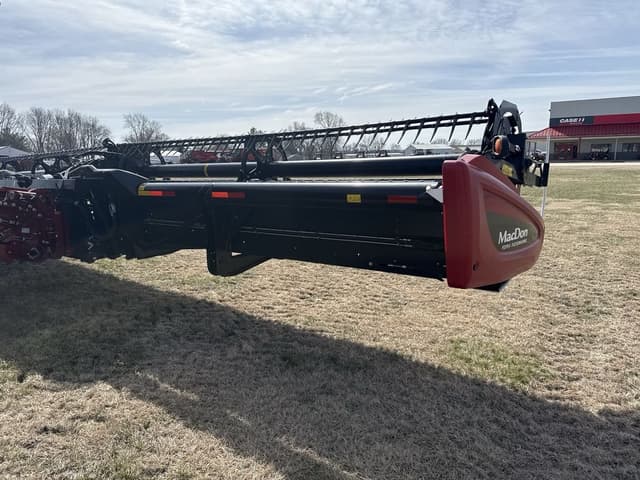 Image of MacDon FD75S equipment image 4