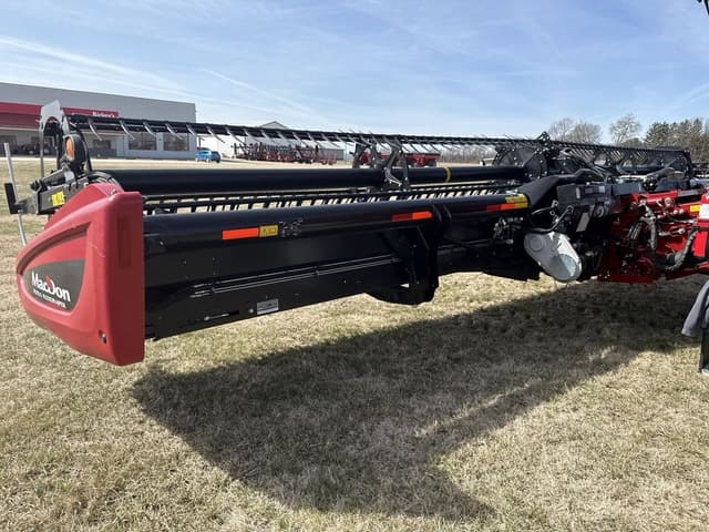 Image of MacDon FD75S equipment image 2