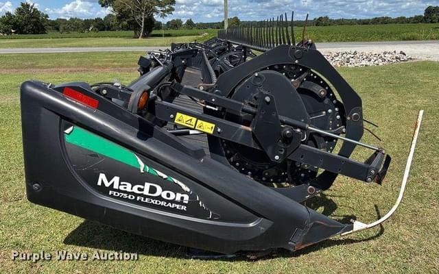 Image of MacDon FD75D equipment image 3