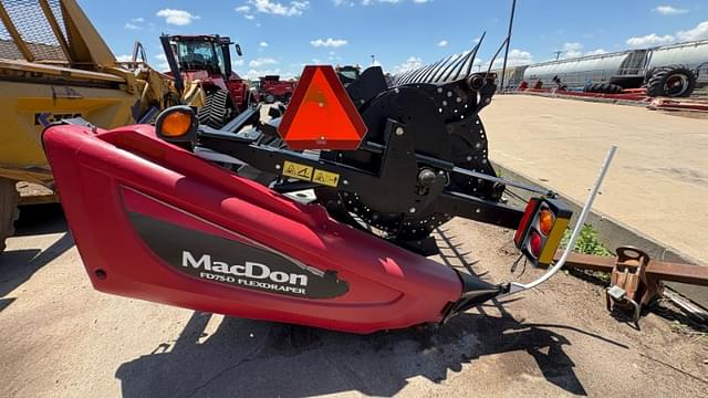 Image of MacDon FD75 equipment image 2