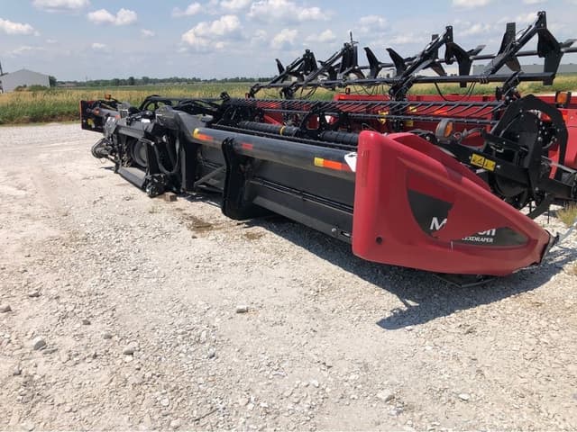 Image of MacDon FD75S equipment image 2