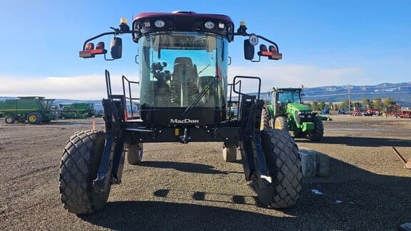 Image of MacDon M1240 equipment image 1