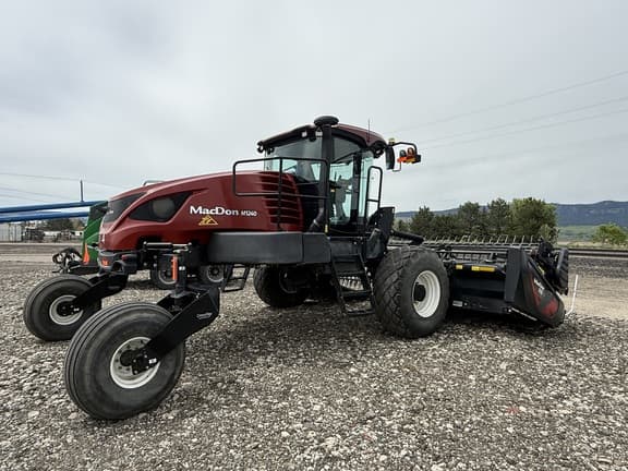 Image of MacDon M1240 equipment image 3