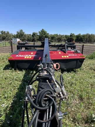 Image of MacDon R113PT equipment image 3