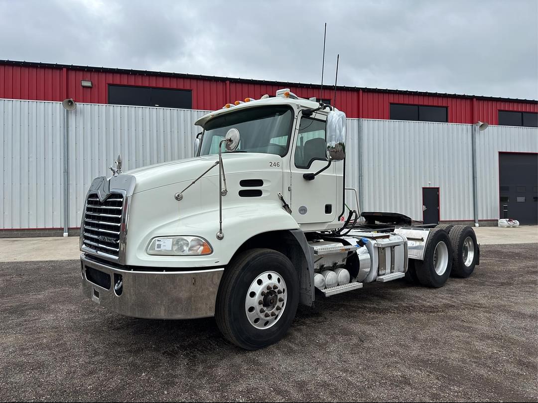 Image of Mack CH613 Primary image