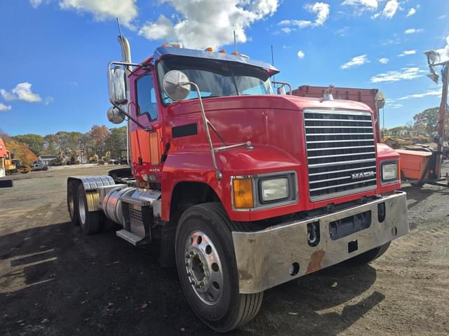 Image of Mack CHU613 equipment image 2