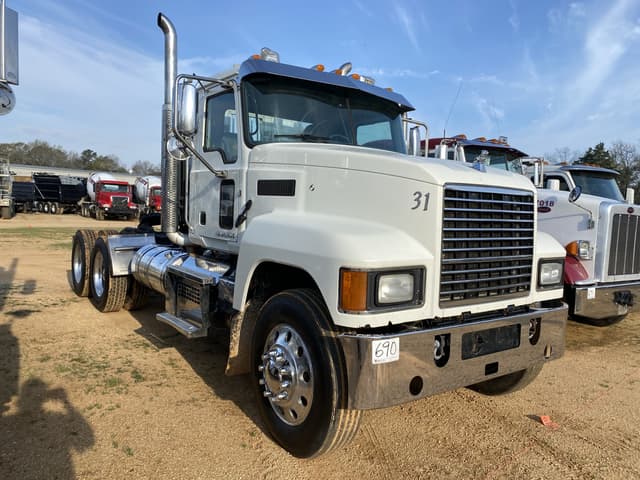 Image of Mack CHU613 equipment image 3