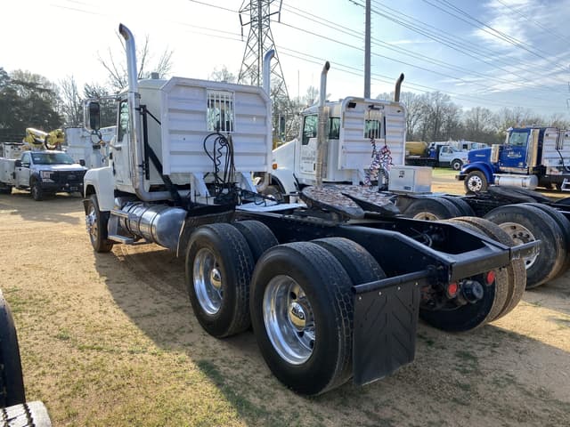 Image of Mack CHU613 equipment image 1