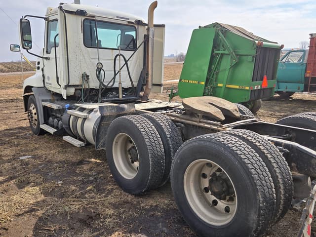Image of Mack CXU613 equipment image 4