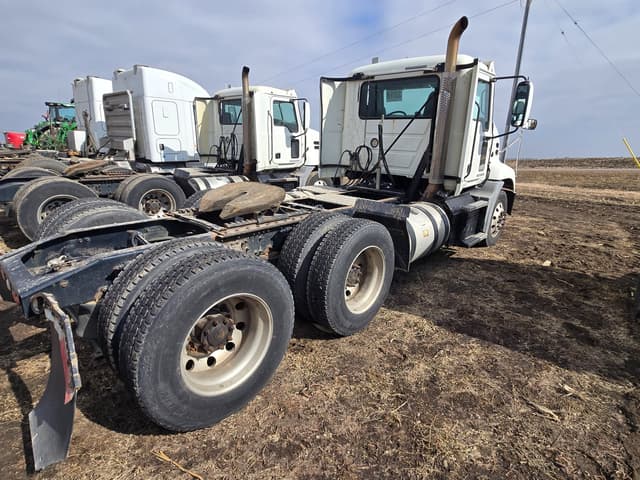 Image of Mack CXU613 equipment image 3