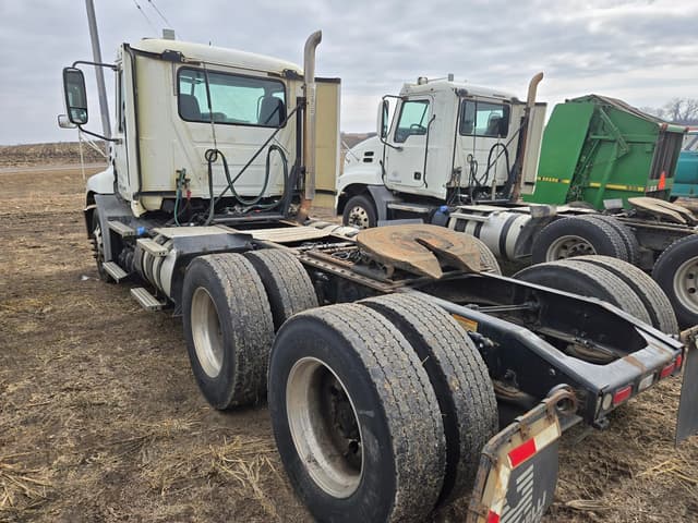 Image of Mack CXU613 equipment image 3