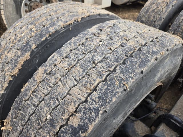 Image of Mack CXU613 equipment image 4