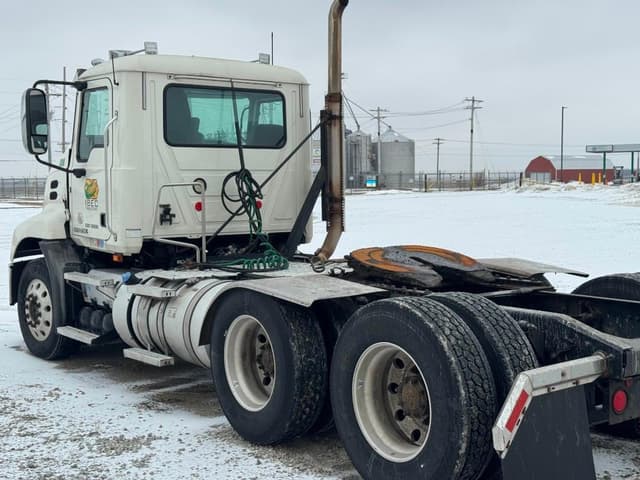 Image of Mack CXU613 equipment image 3