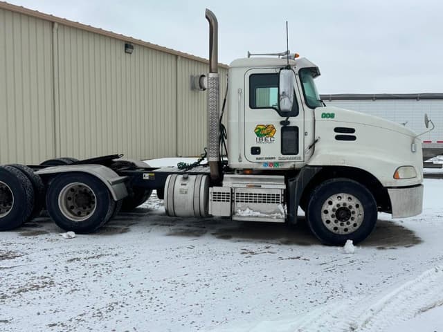 Image of Mack CXU613 equipment image 4