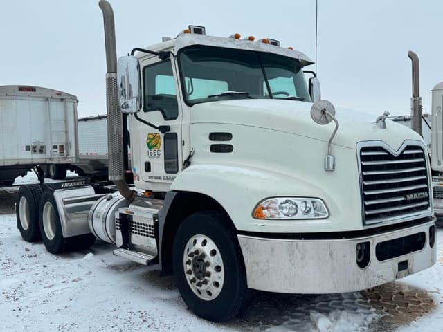 Image of Mack CXU613 equipment image 1