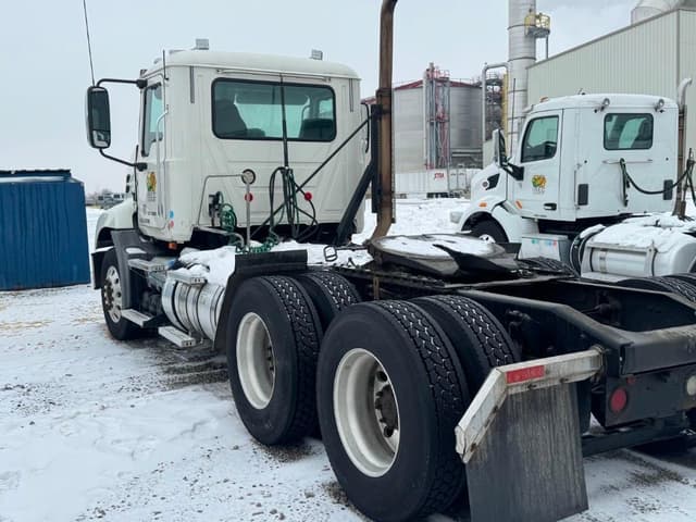 Image of Mack CXU613 equipment image 3