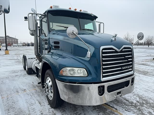 Image of Mack CXU613 equipment image 2