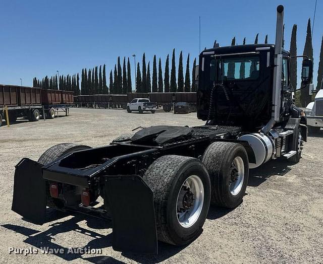 Image of Mack CXU613 equipment image 4