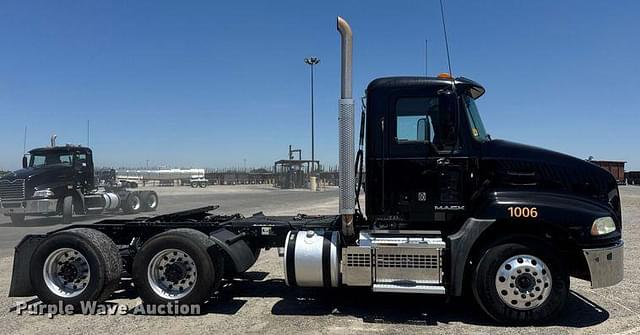Image of Mack CXU613 equipment image 3