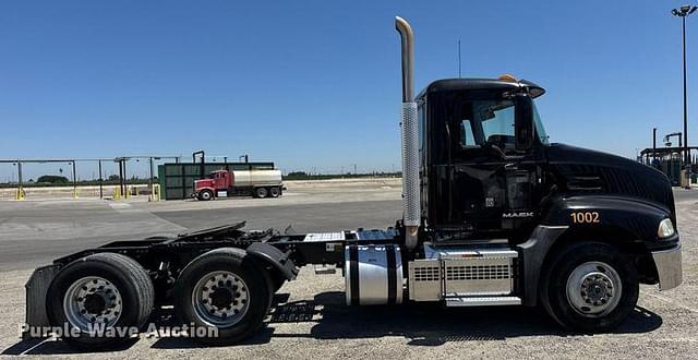 Image of Mack CXU613 equipment image 3