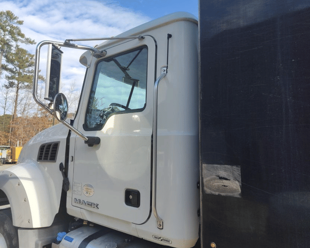 Image of Mack Granite equipment image 1