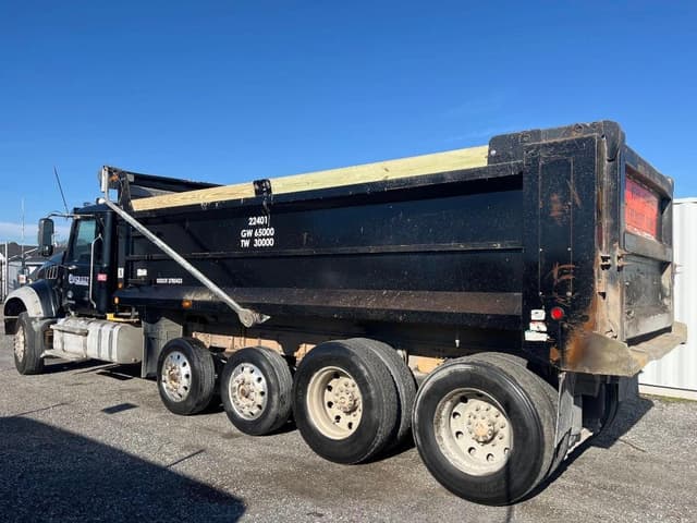 Image of Mack Granite GU713 equipment image 1