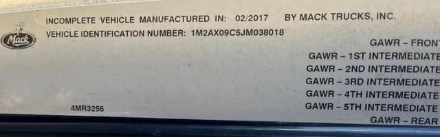 Image of Mack Granite GU713 equipment image 2