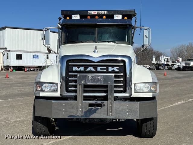Image of Mack GU713 equipment image 1