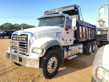 Main image Mack GU713