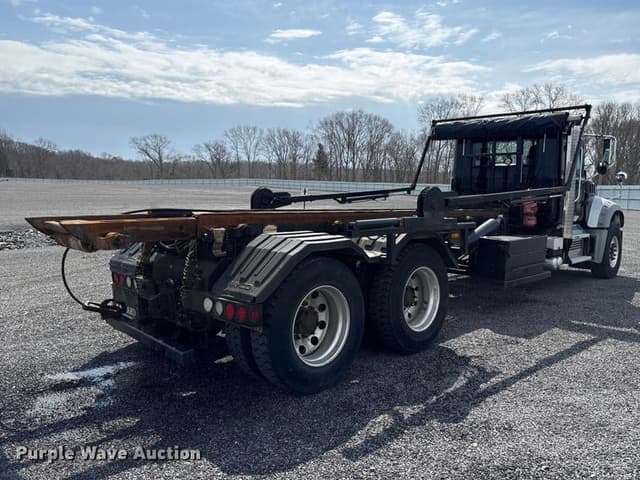 Image of Mack GU713 equipment image 4