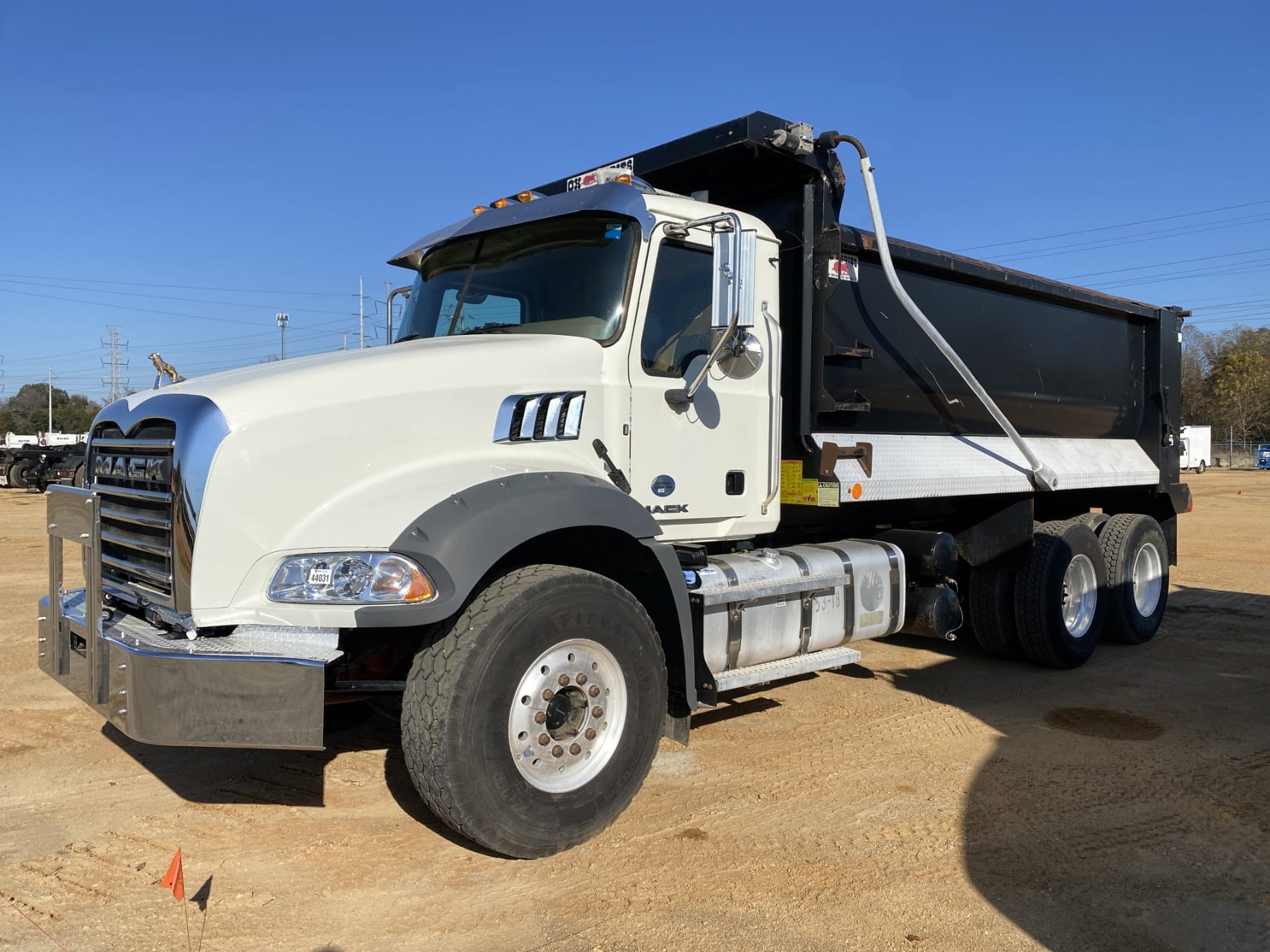 2018 Mack GU813 Equipment Image0