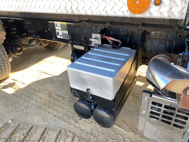 Image of Mack GU813 equipment image 4