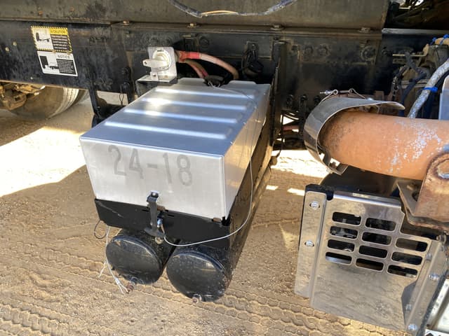 Image of Mack GU813 equipment image 4