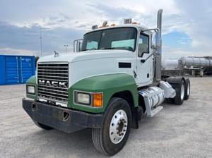2018 Mack Pinnacle CHU613 Image