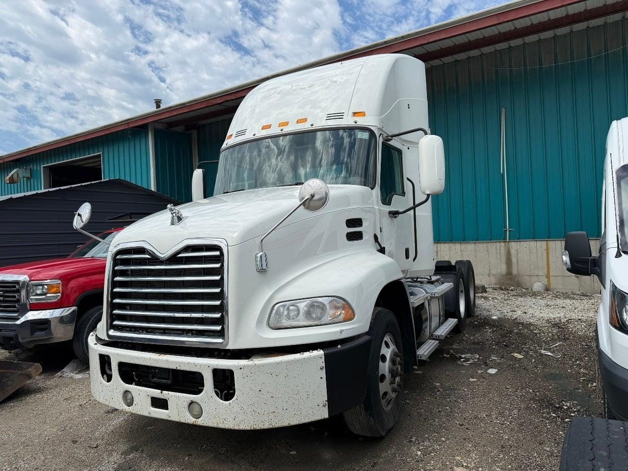 2018 Mack Pinnacle CXU613 Equipment Image0