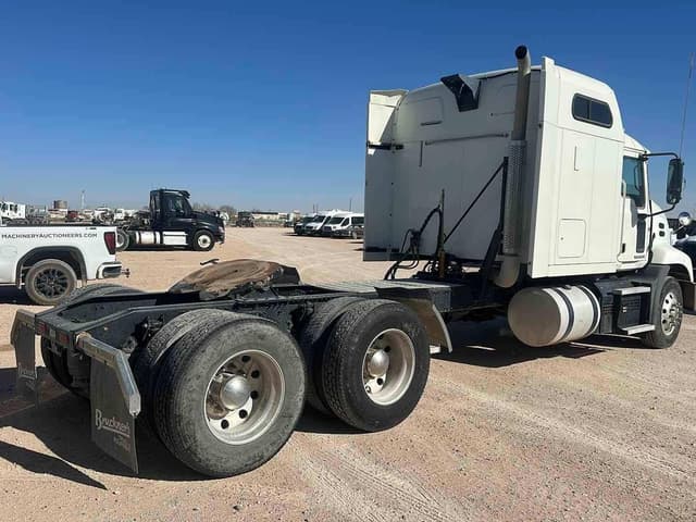 Image of Mack Pinnacle CXU613 equipment image 3