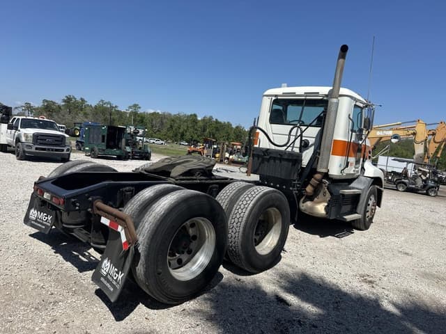 Image of Mack Pinnacle CXU613 equipment image 4