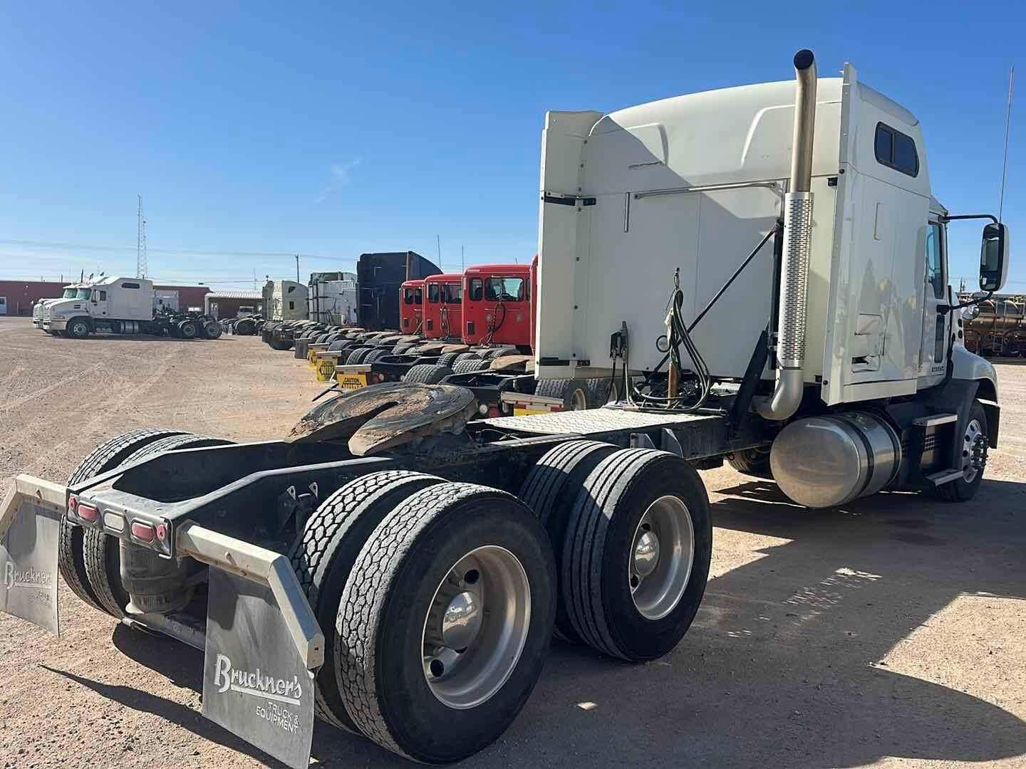 2018 Mack Pinnacle CXU613 Equipment Image0