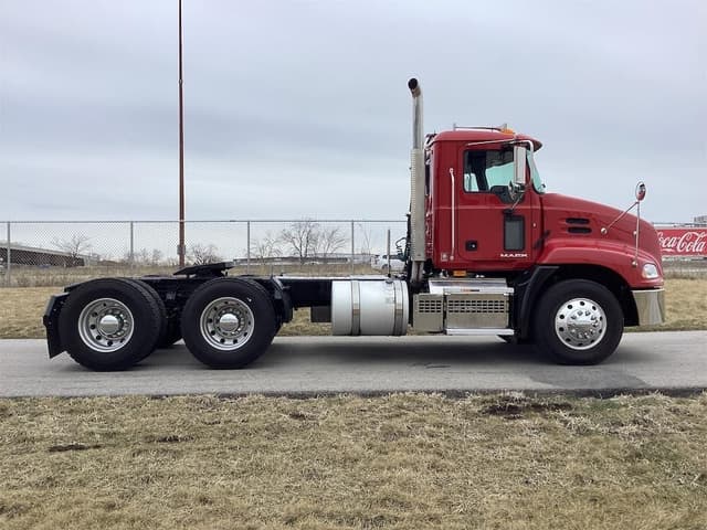 Image of Mack Pinnacle CXU613 equipment image 3