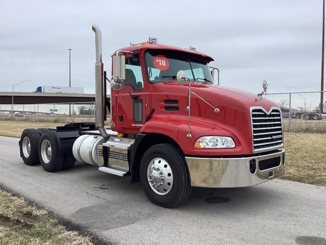 Image of Mack Pinnacle CXU613 equipment image 2