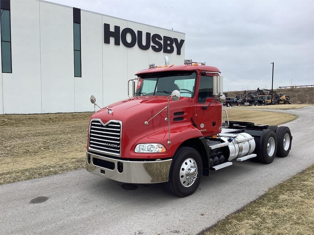 2018 Mack Pinnacle CXU613 Equipment Image0