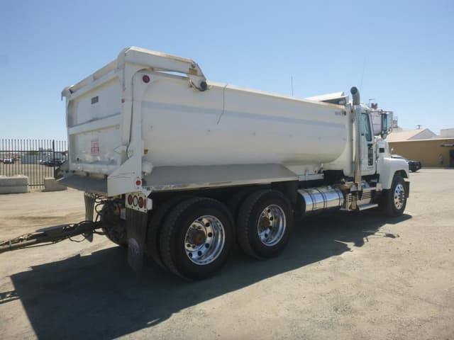 Image of Mack Pinnacle equipment image 3