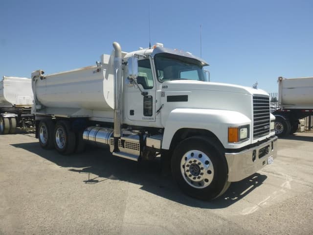 Image of Mack Pinnacle equipment image 2